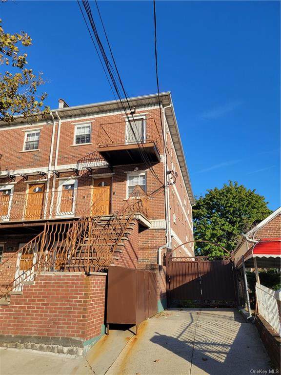 3544 Laconia Avenue - Photo 1