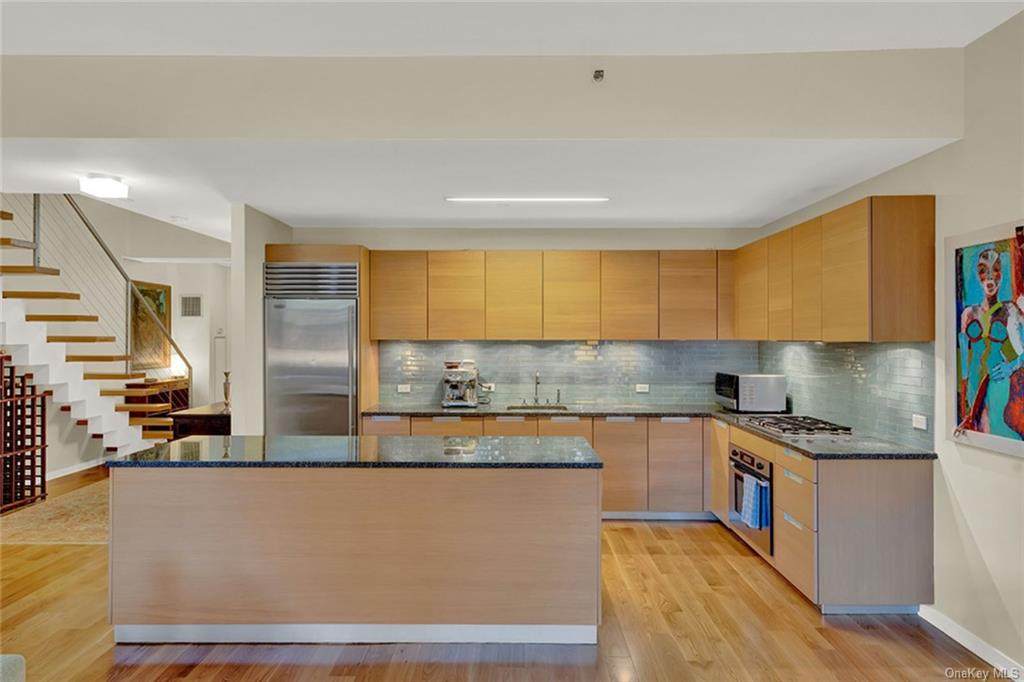 310 W 52nd Street - Photo 1