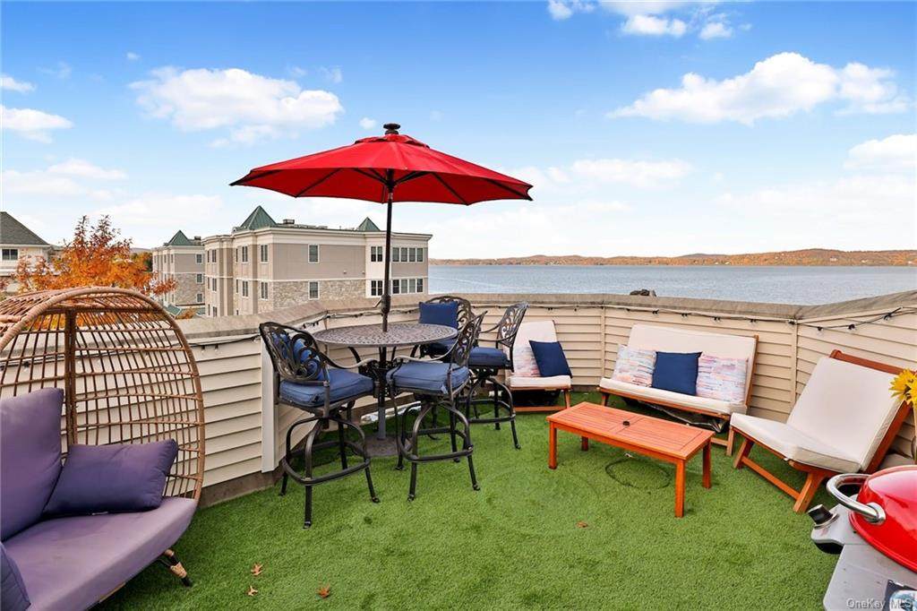 39 Harbor Pointe Drive - Photo 1