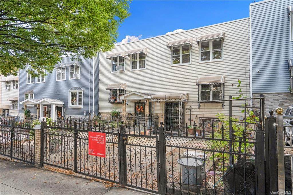1112 Simpson Street - Photo 1