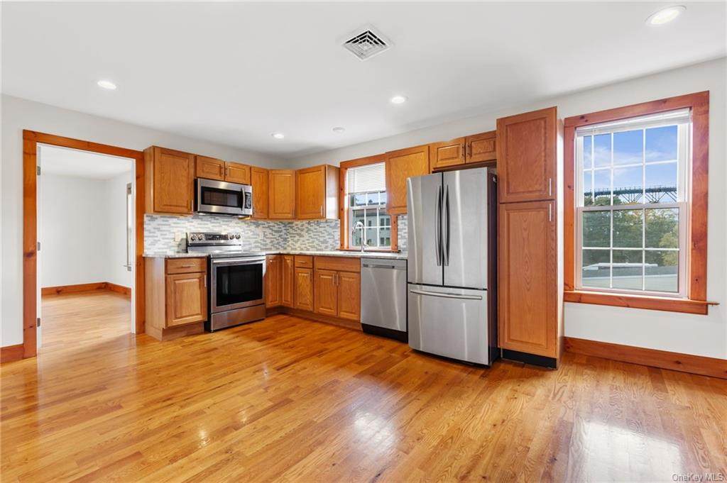 75 Albany Street - Photo 1