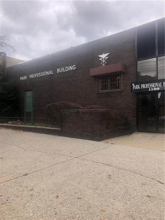 1120 Morris Park Avenue - Photo 1