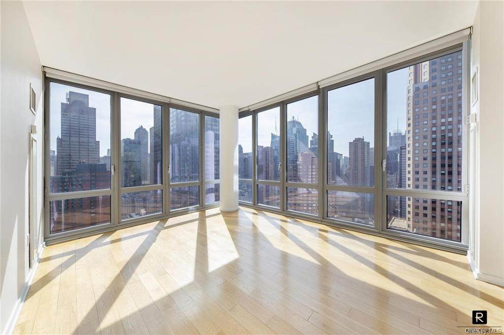 310 W 52nd Street - Photo 1