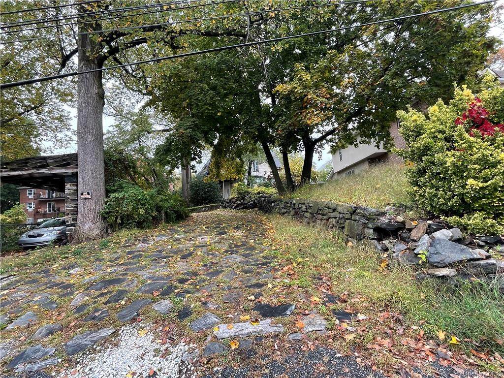 6031 Huxley Avenue - Photo 1