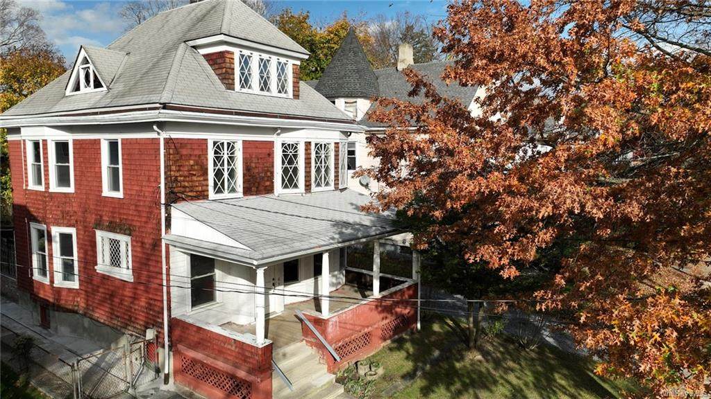 906 Orchard Street - Photo 1
