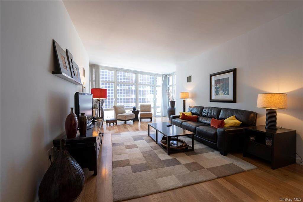 1600 Broadway - Photo 1