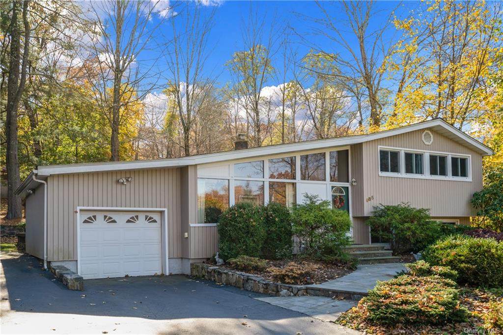 985 Barberry Road - Photo 1