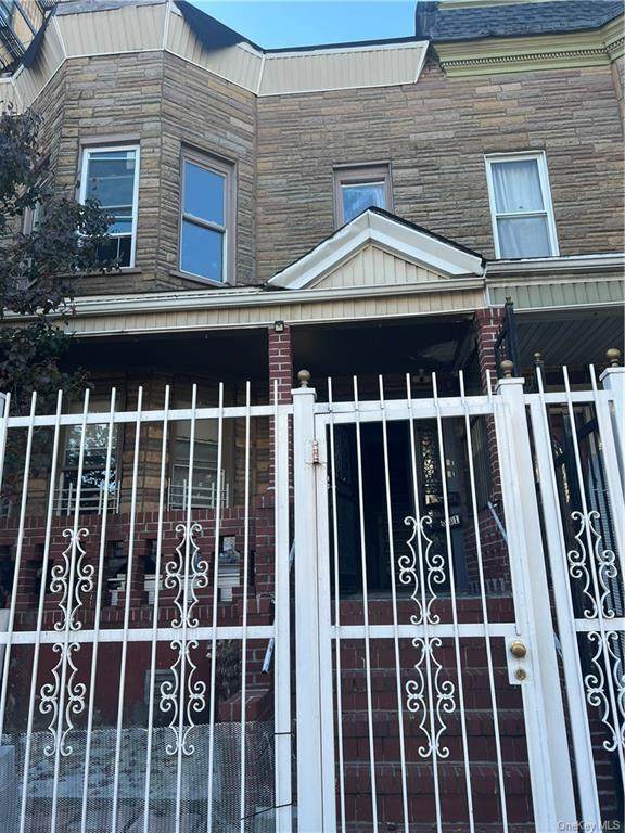 881 Faile Street - Photo 1
