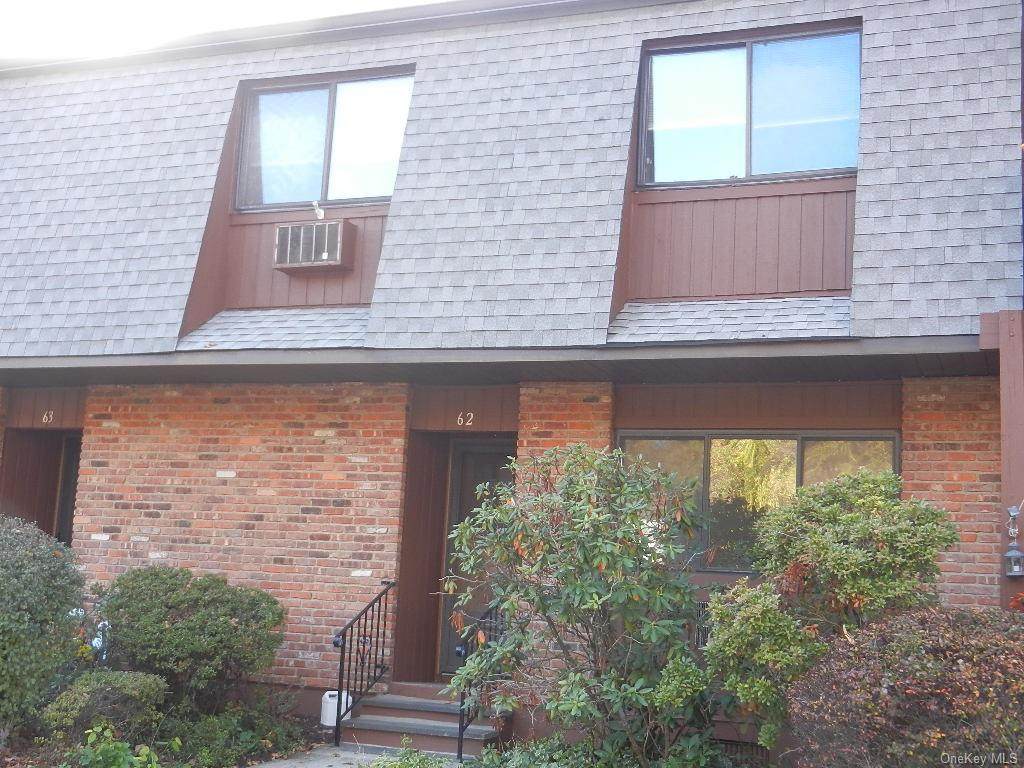62 Coachlight Square - Photo 1