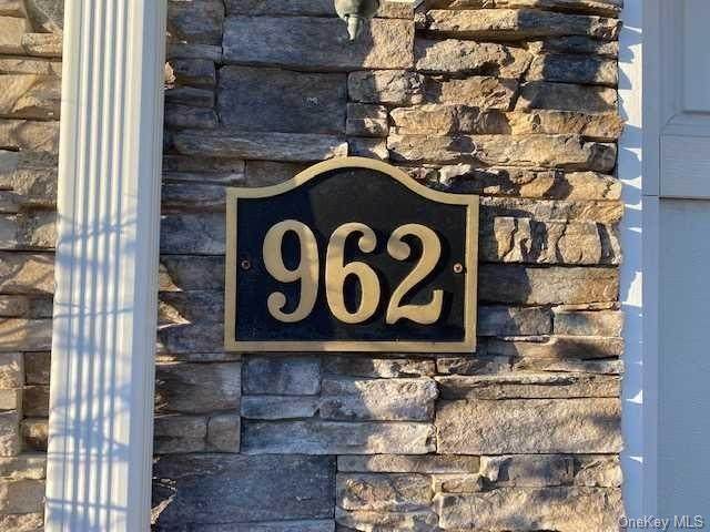 962 Huntington Drive - Photo 1