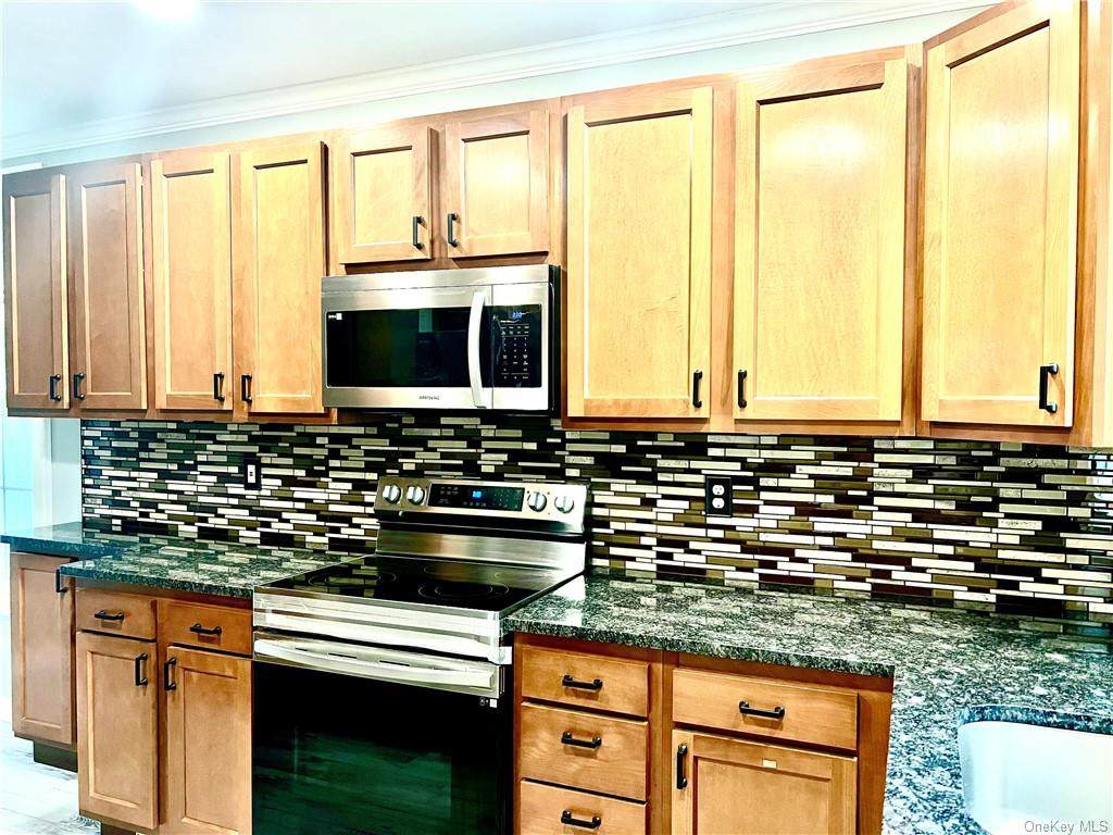 54 Wickham Avenue - Photo 1