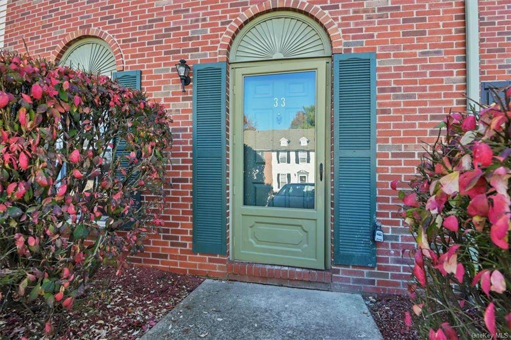 33 Burnett Way - Photo 1
