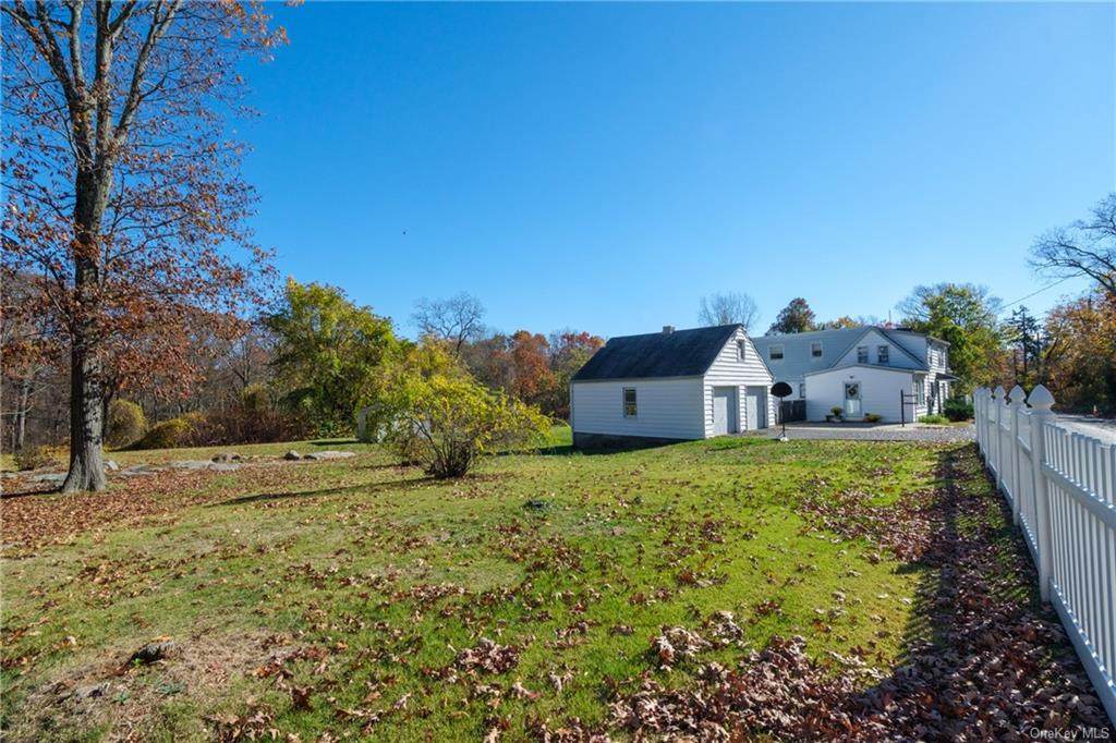 1490 Old Orchard Street - Photo 1