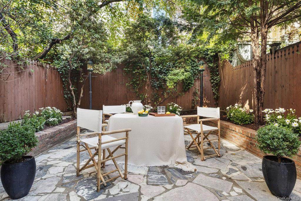 159 W 13th Street - Photo 1