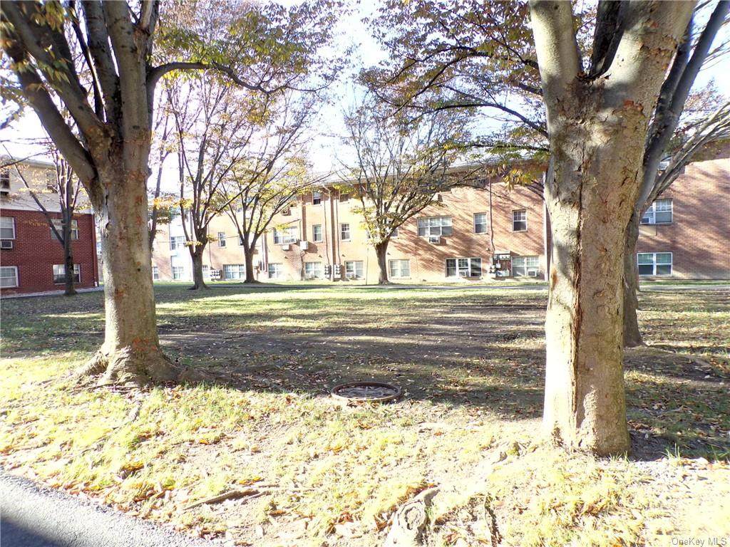2903 Barclay Manor - Photo 1
