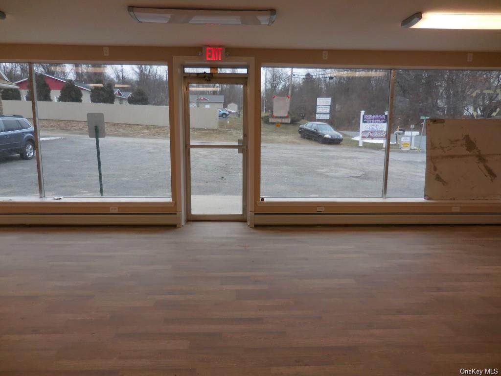 266 Windsor Highway - Photo 1