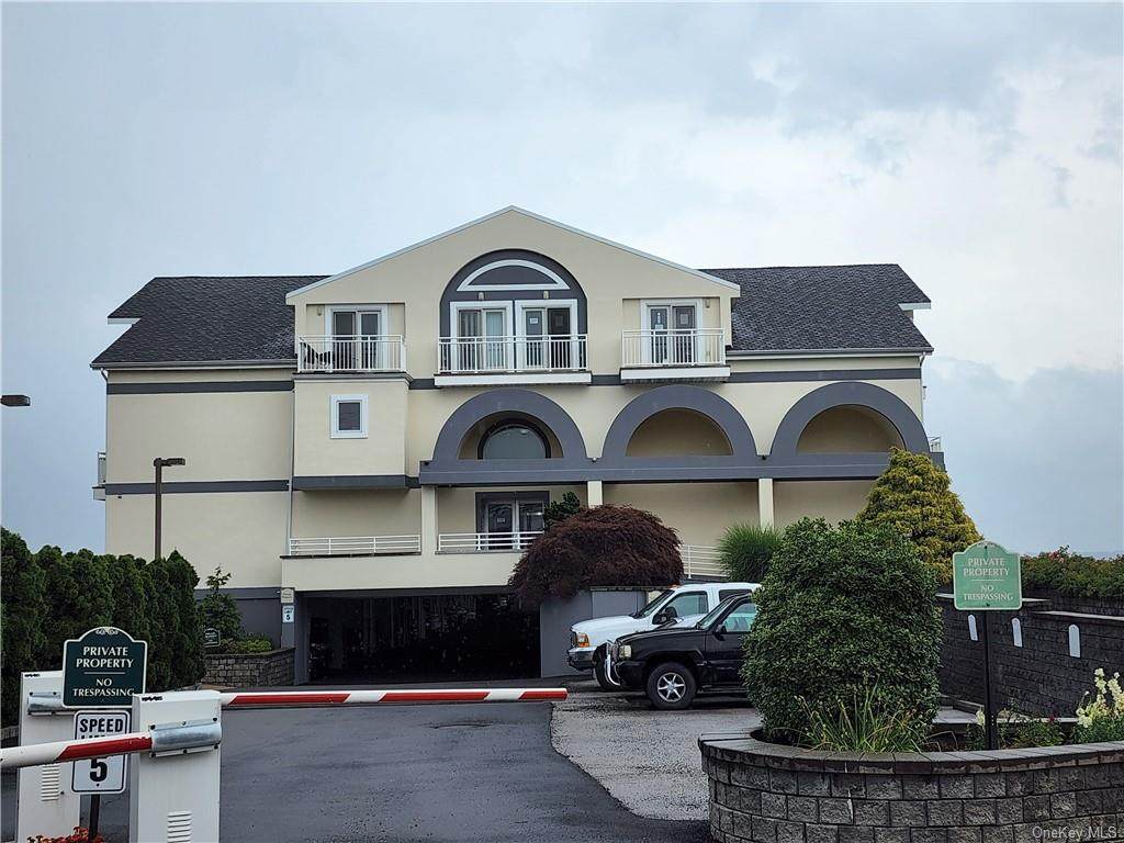 600 Clarence Avenue - Photo 1