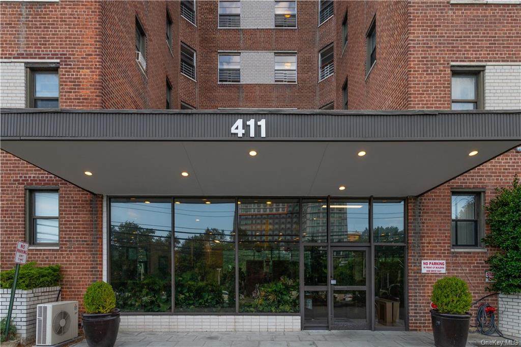 411 Bronx River Road - Photo 1