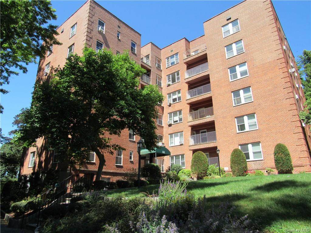 555 Broadway - Photo 1