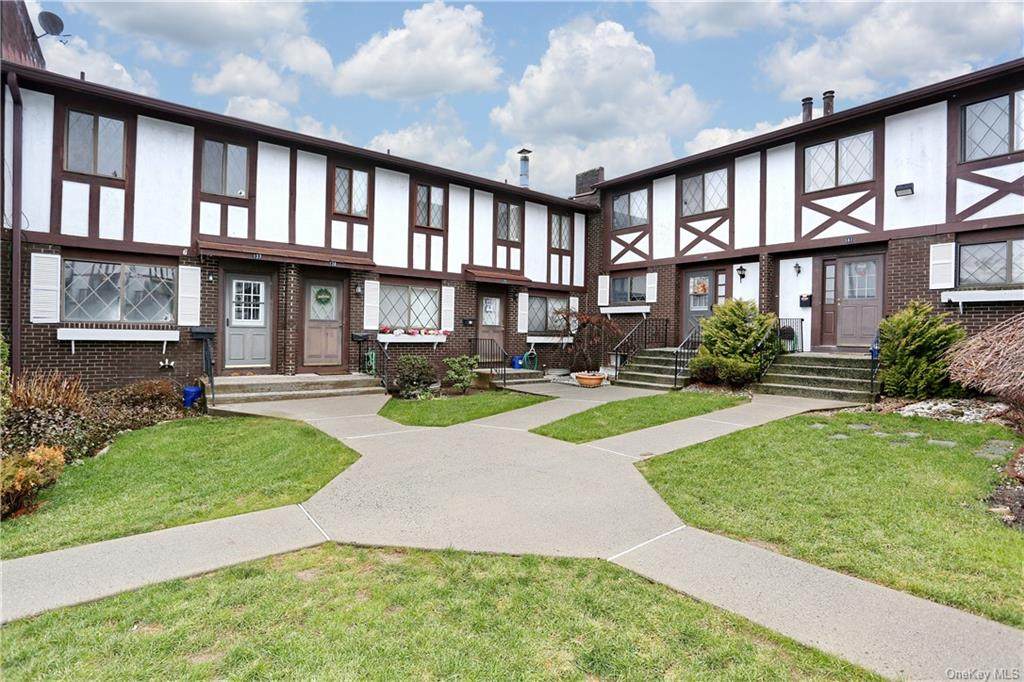 137 Buckingham Court - Photo 1
