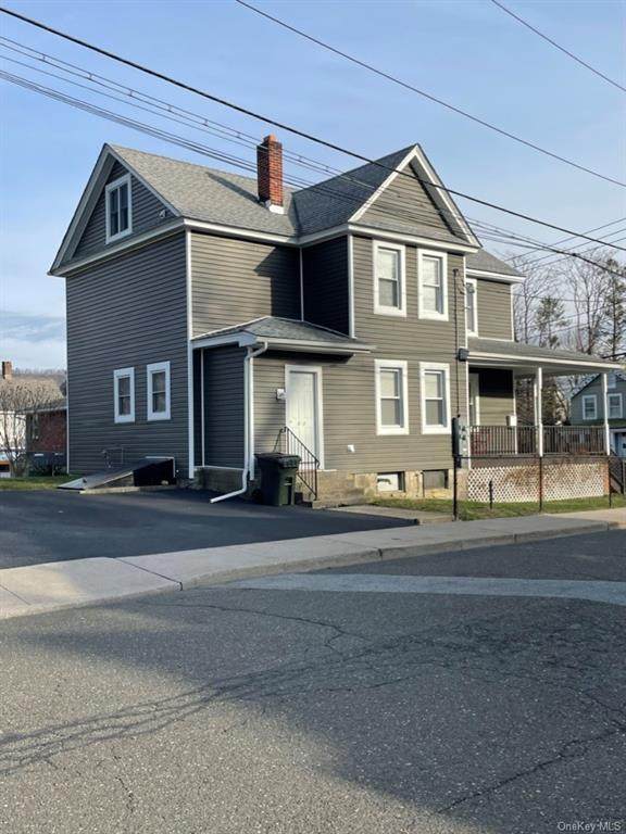 22 Cozzens Avenue - Photo 1