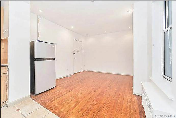 152 E 22nd Street - Photo 1