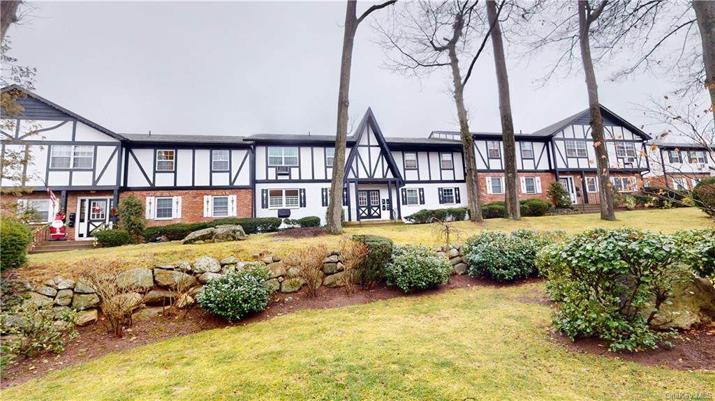125 Parkside Drive - Photo 1