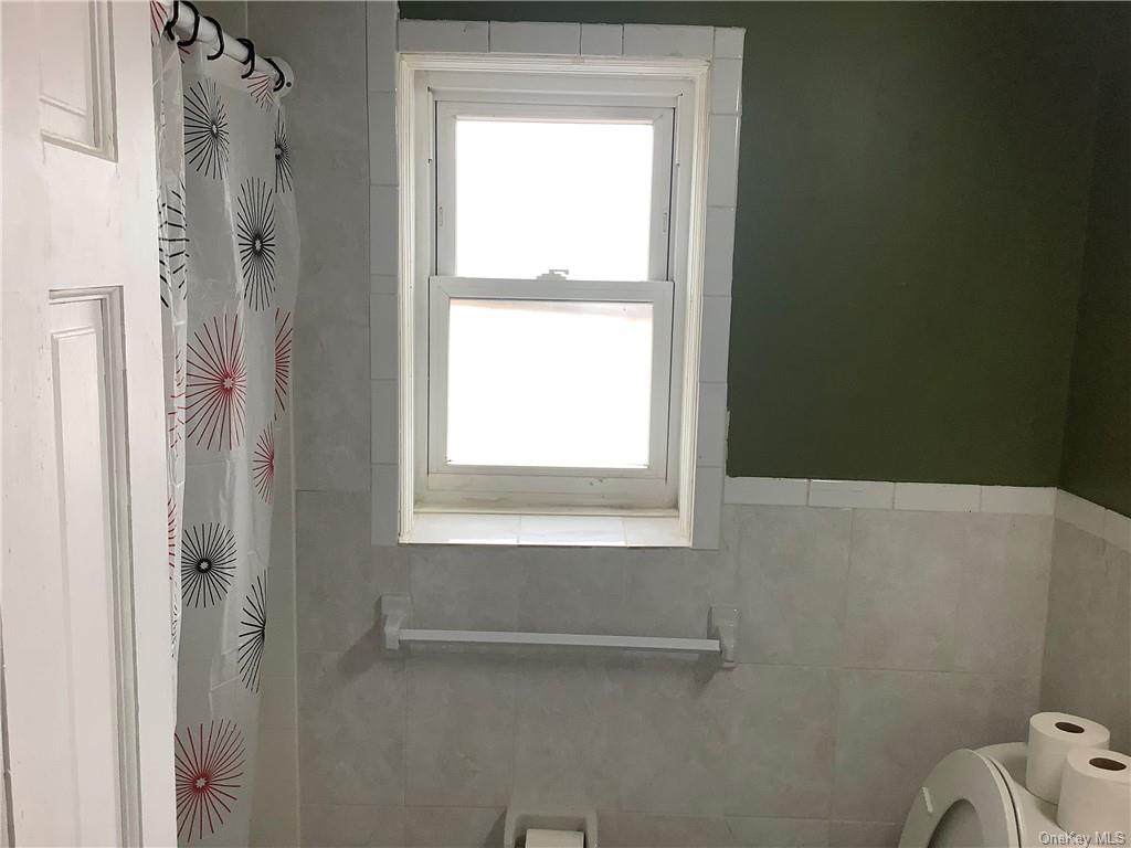 915 211th Street - Photo 1