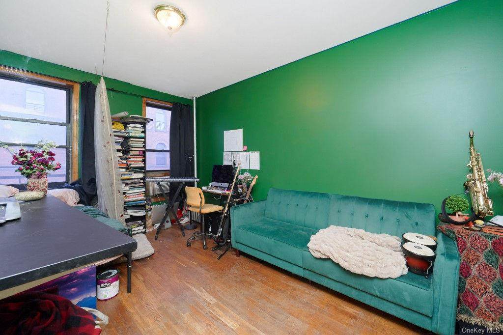 331 W 43rd Street - Photo 1