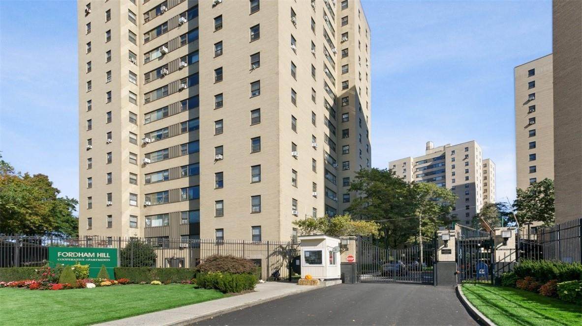 1 Fordham Hill Oval - Photo 1