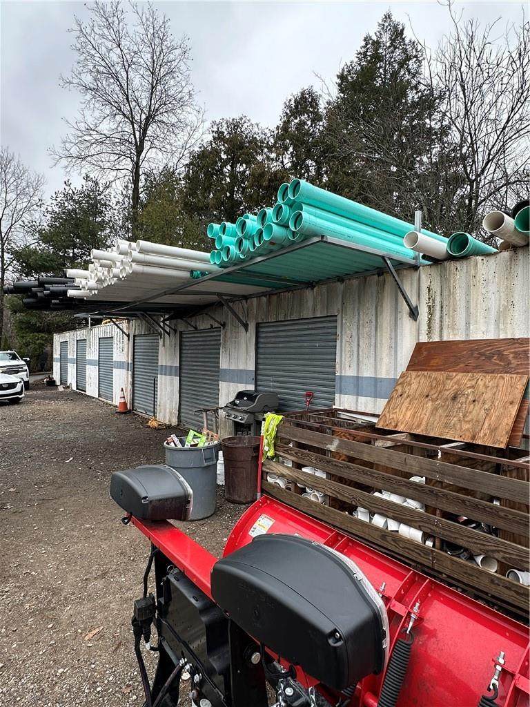 419 Western Highway - Photo 1