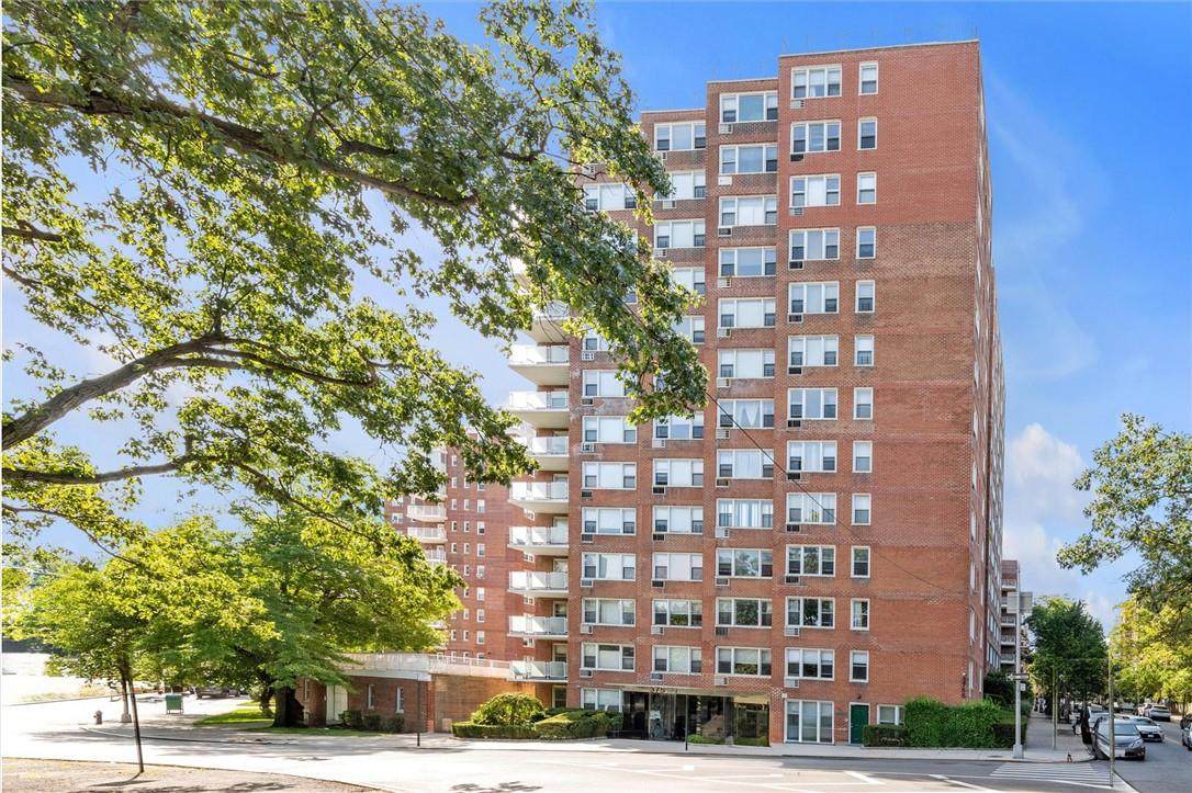 3755 Henry Hudson Parkway - Photo 1
