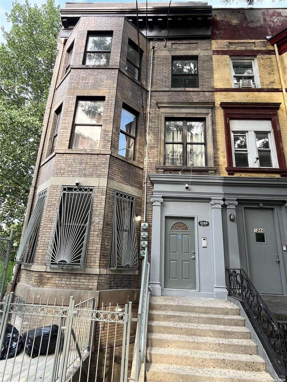 1046 Faile Street - Photo 1