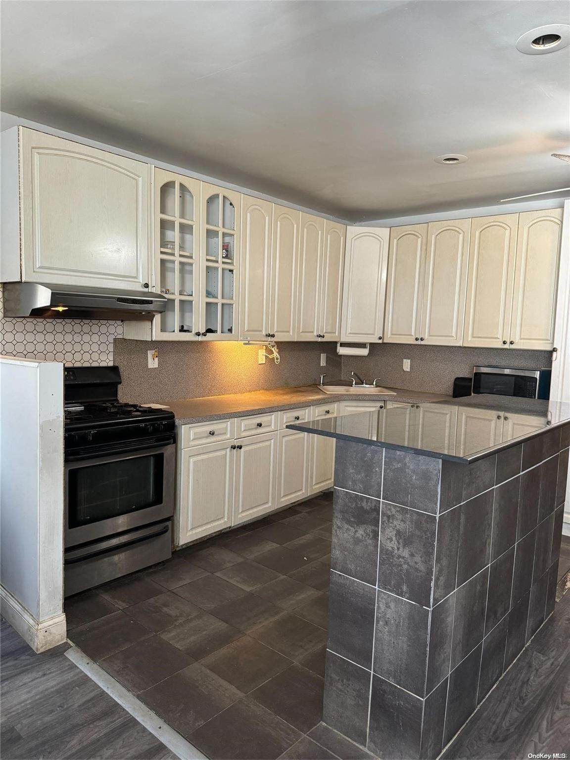 2662 Bath Avenue - Photo 1