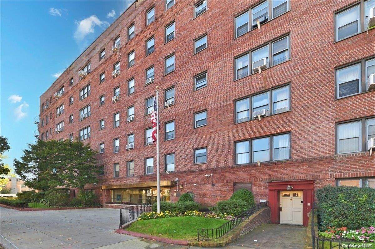 143-50 Hoover Avenue - Photo 1