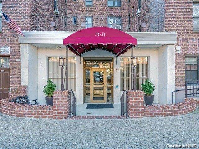 71-11 Yellowstone Boulevard - Photo 1