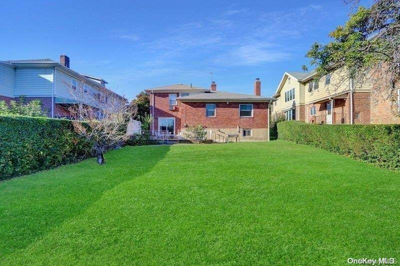 146-44 Bayside Avenue - Photo 1
