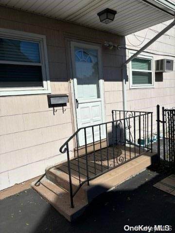 220 Elm Place - Photo 1