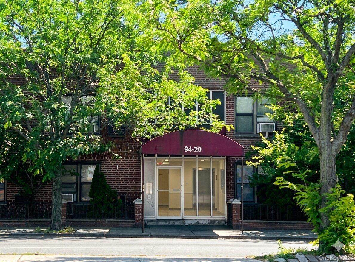94-20 Astoria Boulevard - Photo 1