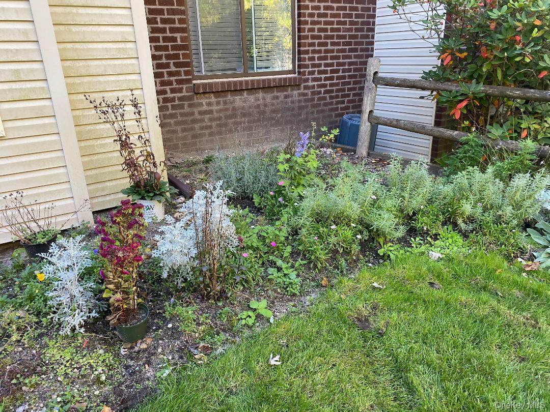 1006 Skyline Drive - Photo 1