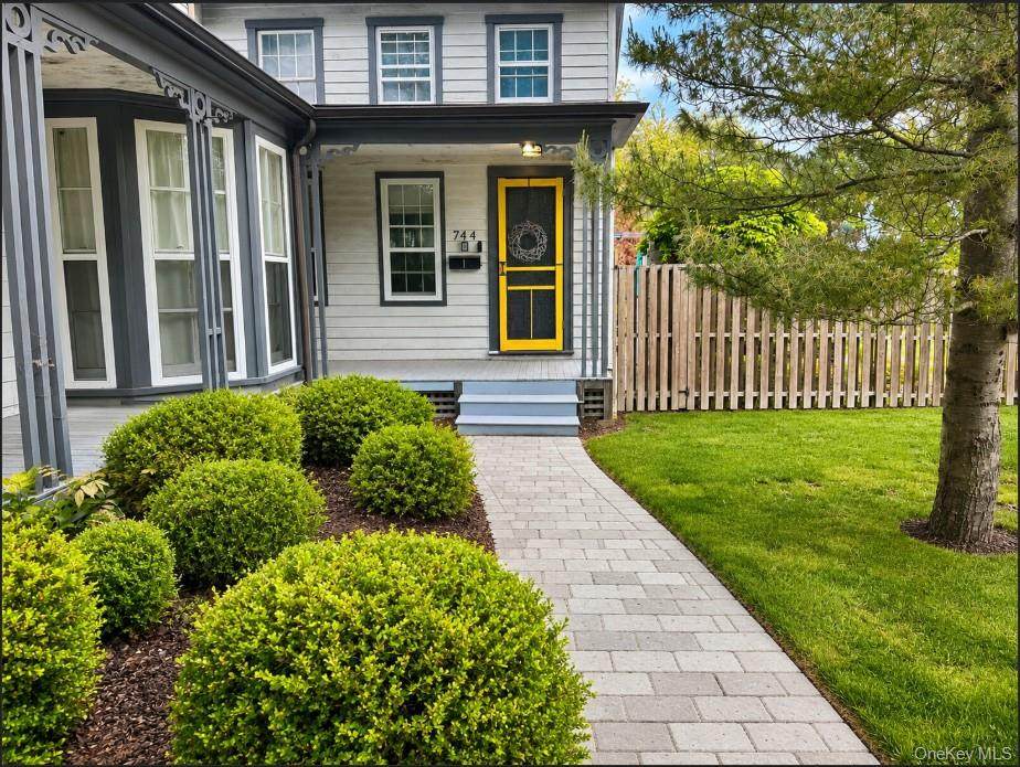 744 Main Street - Photo 1