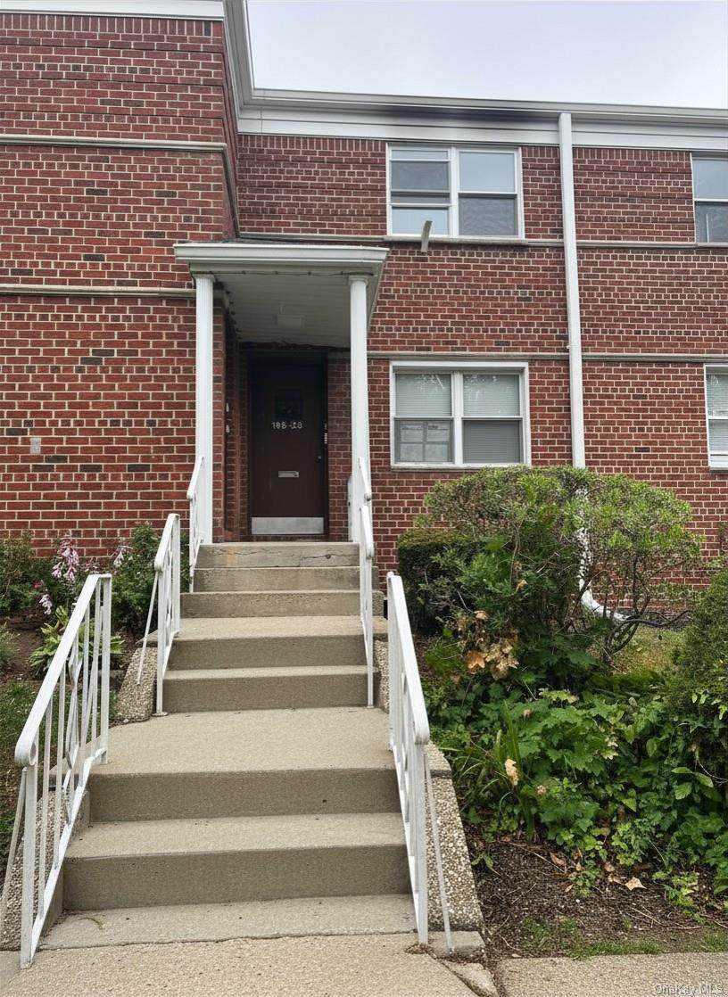 196-23 Dunton Avenue - Photo 1