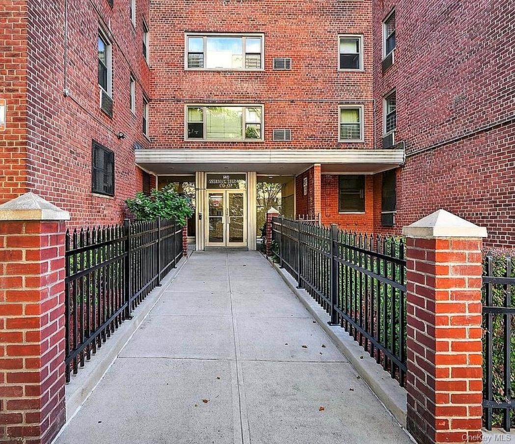 1010 Sherman - Photo 1