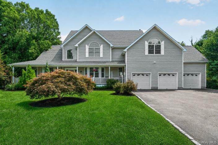8 Angela Court - Photo 1