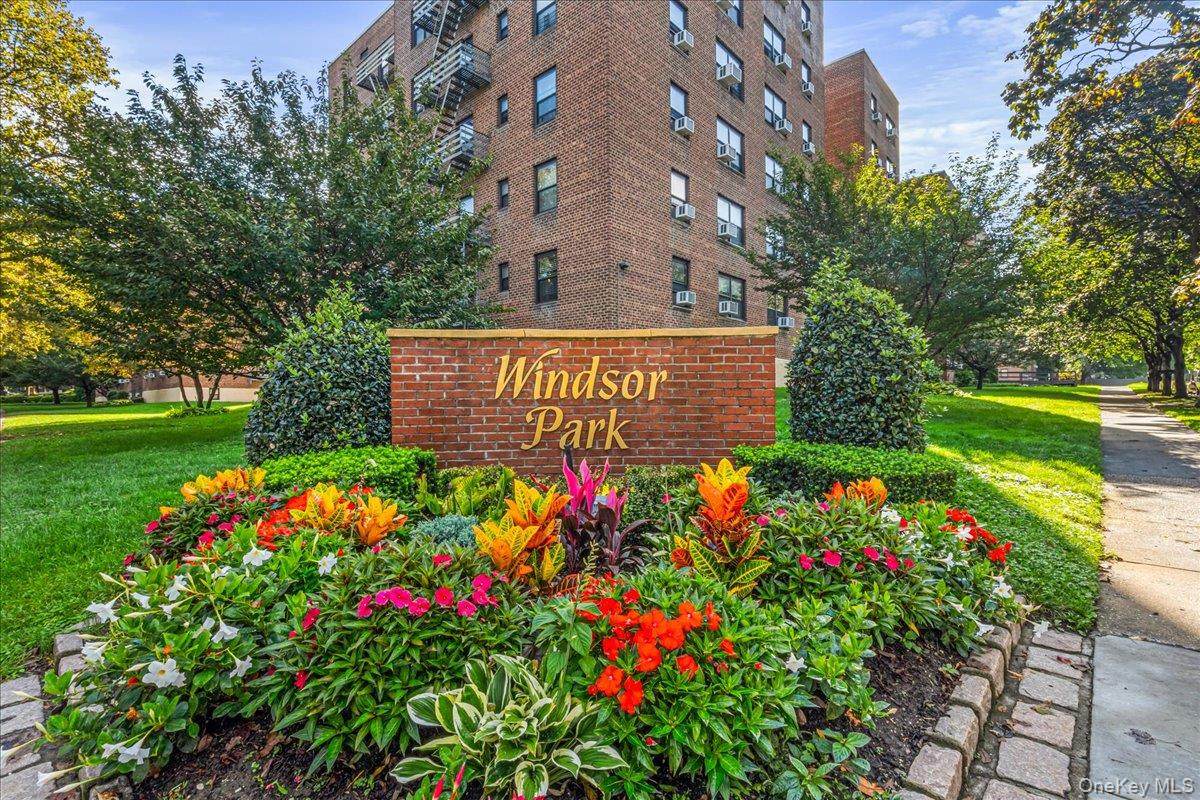 73-50 Bell Boulevard - Photo 1