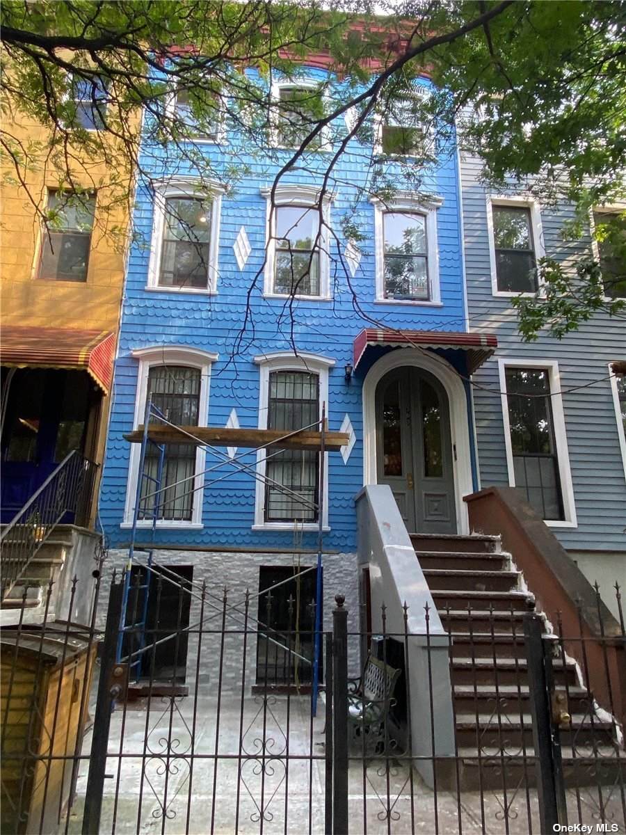 360A Gates Avenue - Photo 1