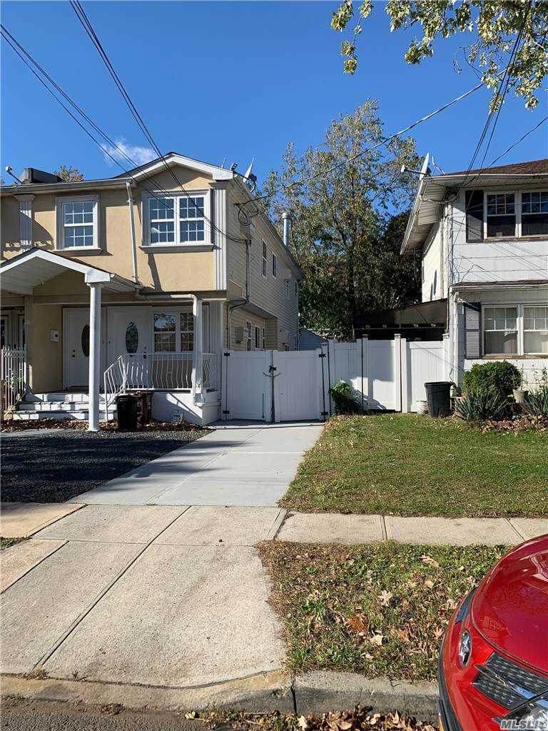 142-32 254 Street - Photo 1