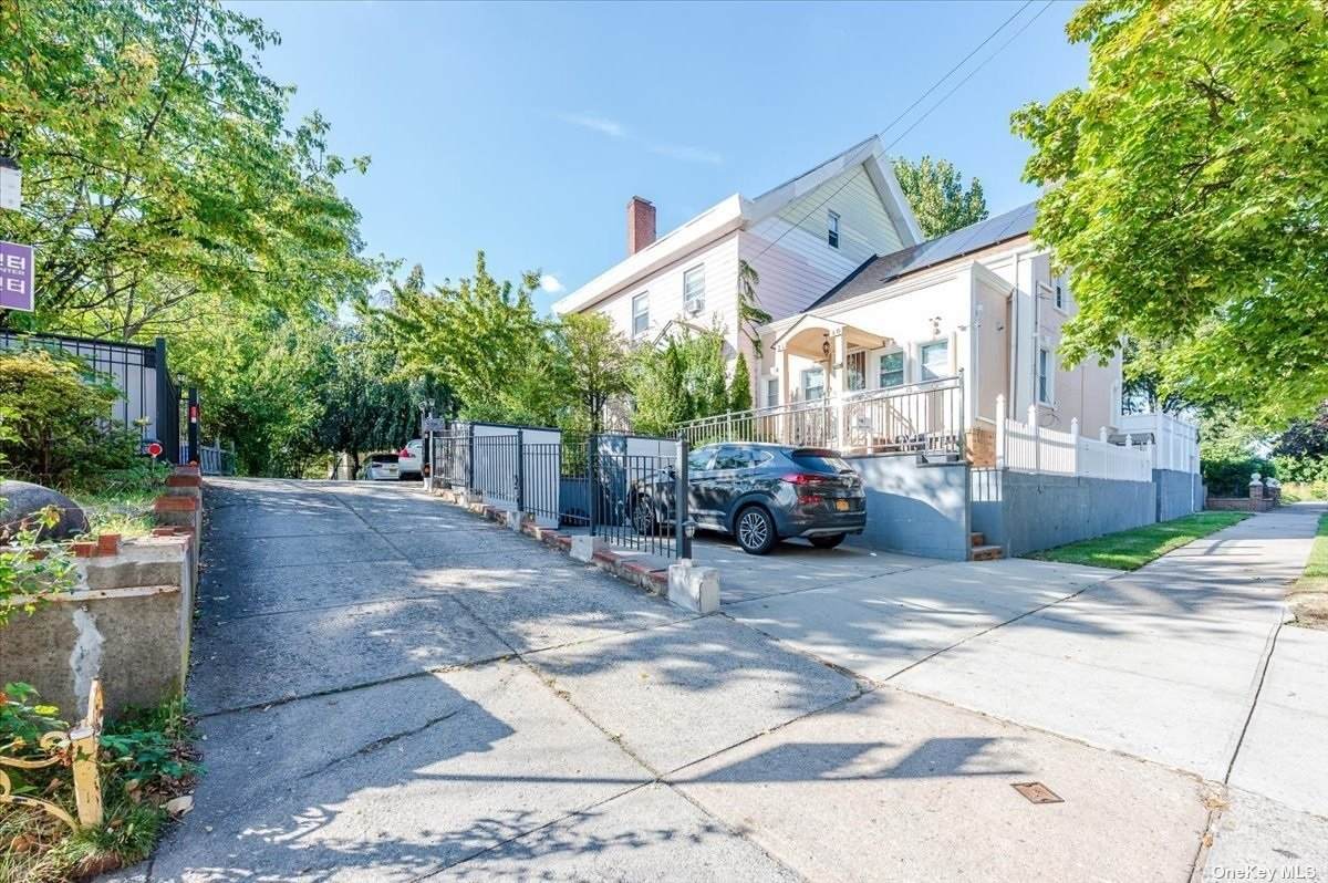 35-78/82 161 Street - Photo 1