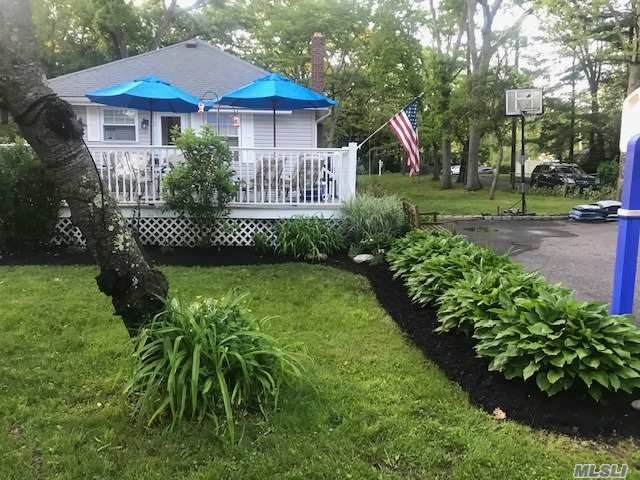 12 Bellport Road - Photo 1