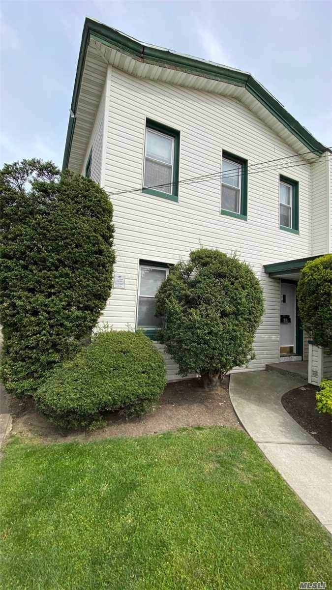 32 Forest Ave - Photo 1